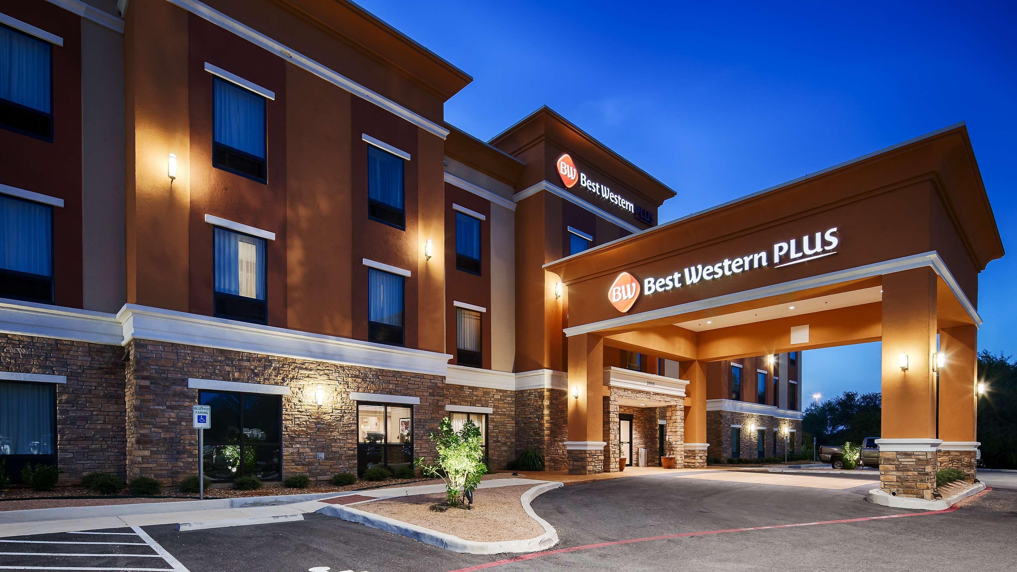 Best Western Plus Elmendorf Hotel San Antonio Hotel Exteriör bild